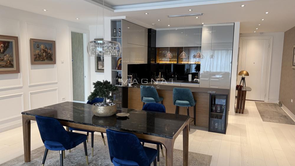 Stan na prodaju u Beogradu, Dedinje, dvosoban, 131m2, cena 930000 evra