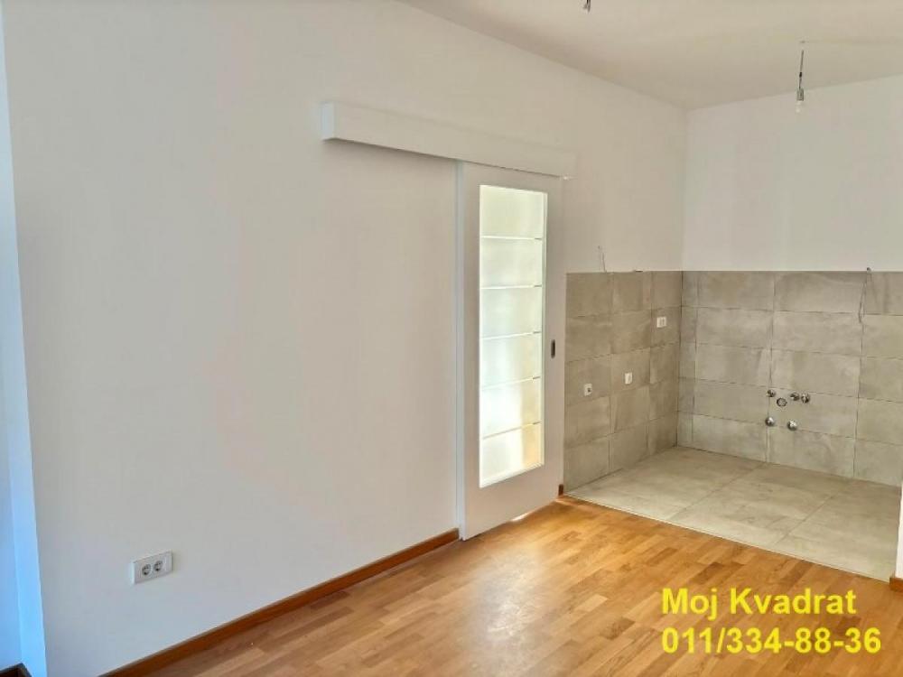 Stan na prodaju u Beogradu, Banovo brdo, dvoiposoban, 54m2, cena 219900 evra