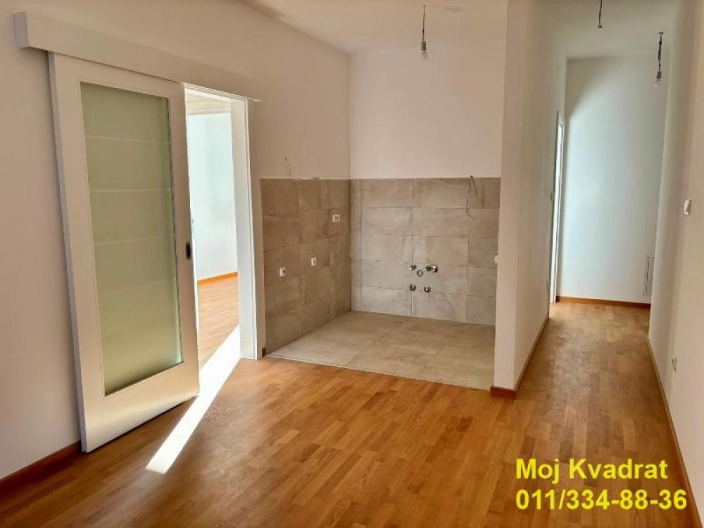 Stan na prodaju u Beogradu, Banovo brdo, dvoiposoban, 54m2, cena 219900 evra