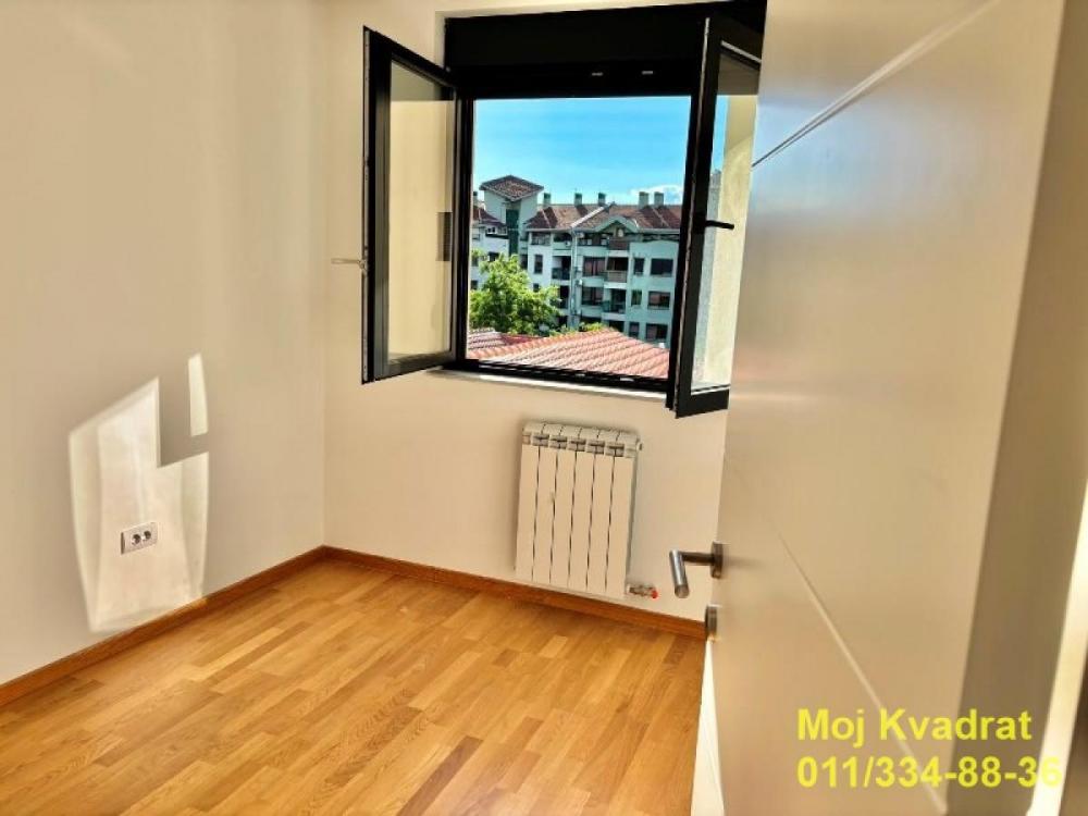 Stan na prodaju u Beogradu, Banovo brdo, dvoiposoban, 54m2, cena 219900 evra