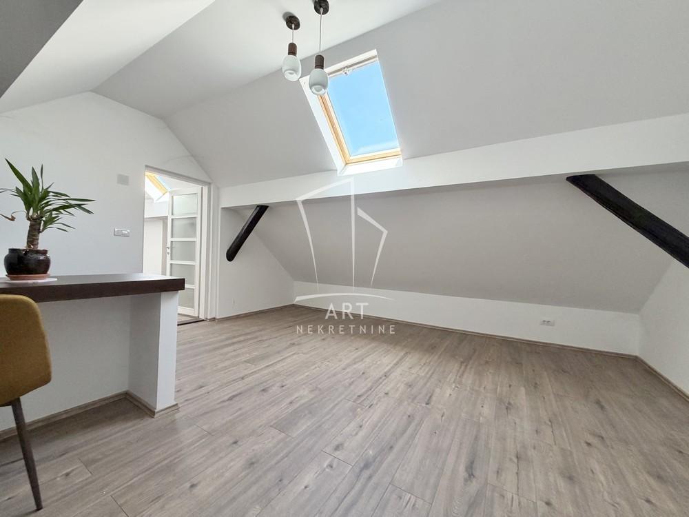 Stan na prodaju u Beogradu, Zemun, troiposoban, 46m2, cena 309000 evra