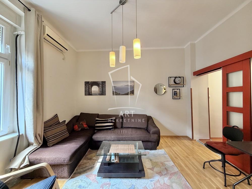 Stan na prodaju u Beogradu, Stari grad, dvosoban, 38m2, cena 179000 evra