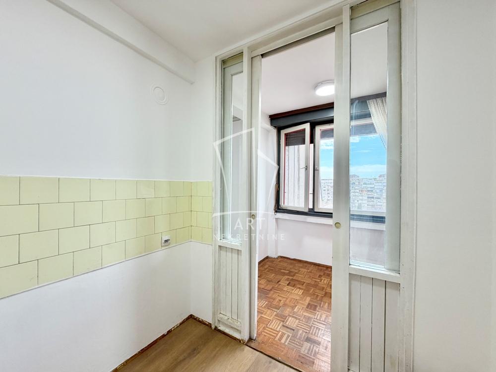 Stan na prodaju u Beogradu, Novi Beograd, dvoiposoban, 64m2, cena 240000 evra