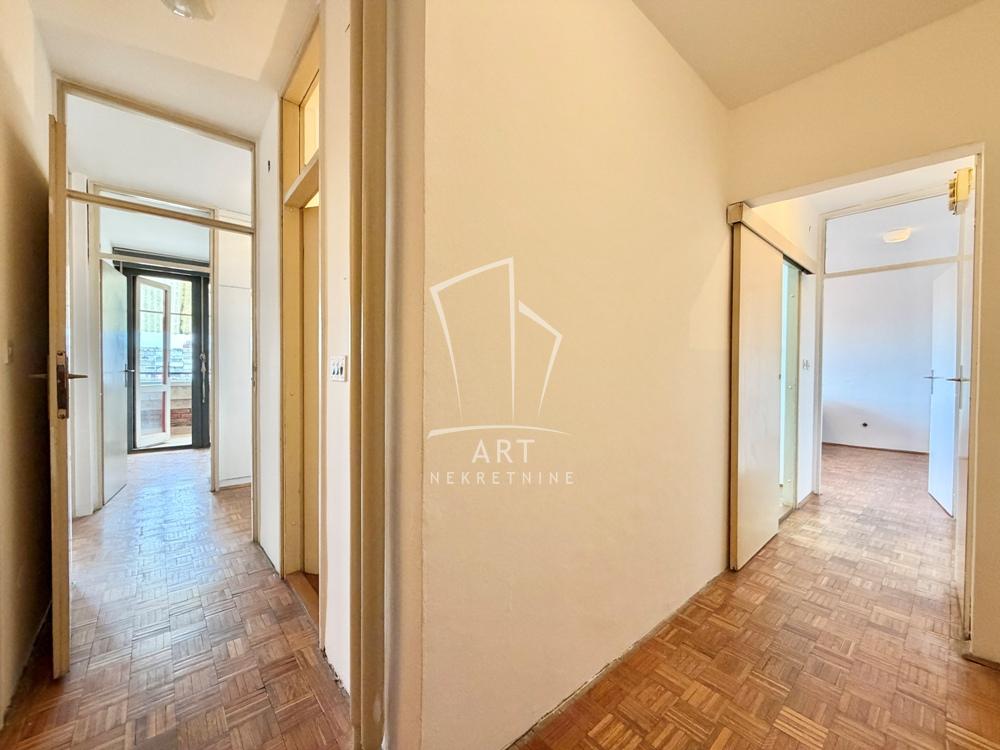 Stan na prodaju u Beogradu, Novi Beograd, dvoiposoban, 64m2, cena 240000 evra