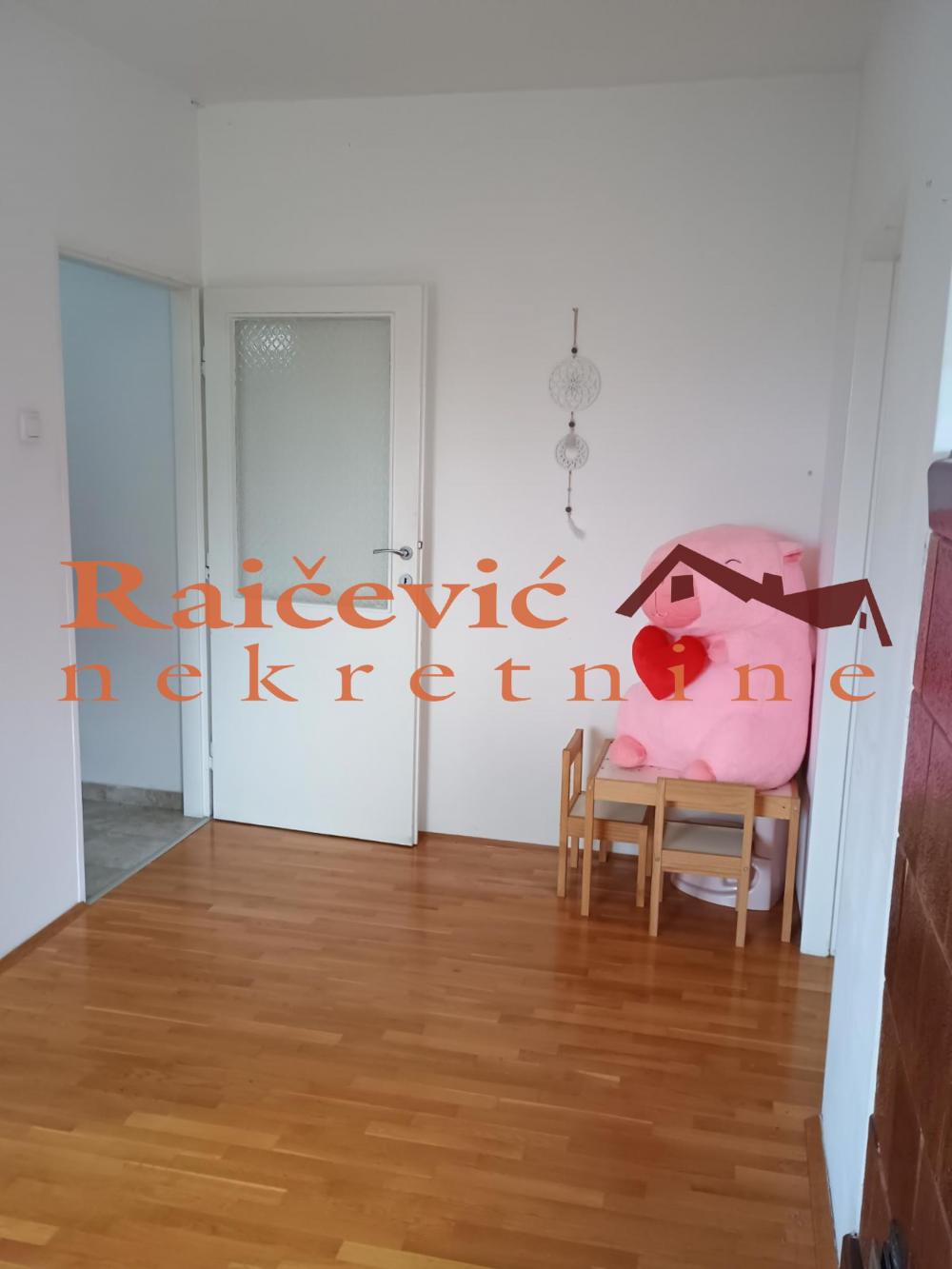 Stan na prodaju u Beogradu, Braće Jerković, jednoiposoban, 36m2, cena 126000 evra