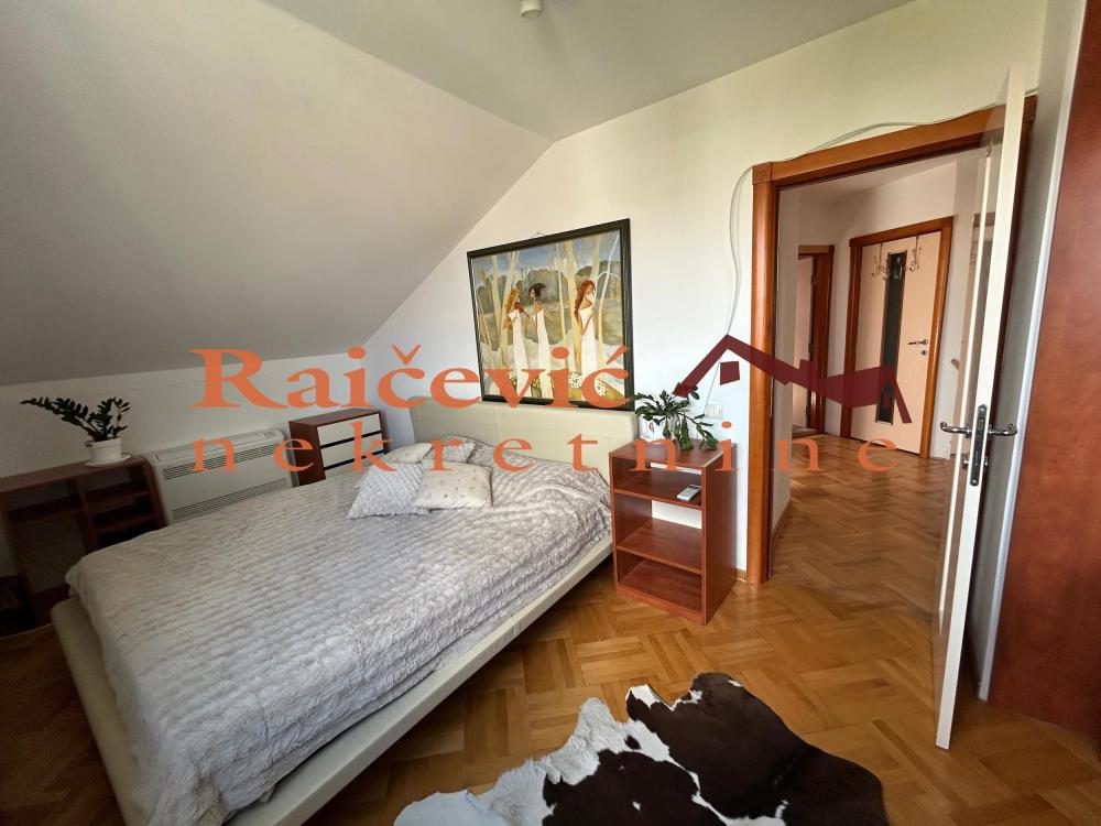 Stan na prodaju u Beogradu, Dorćol, trosoban, 82m2, cena 320000 evra