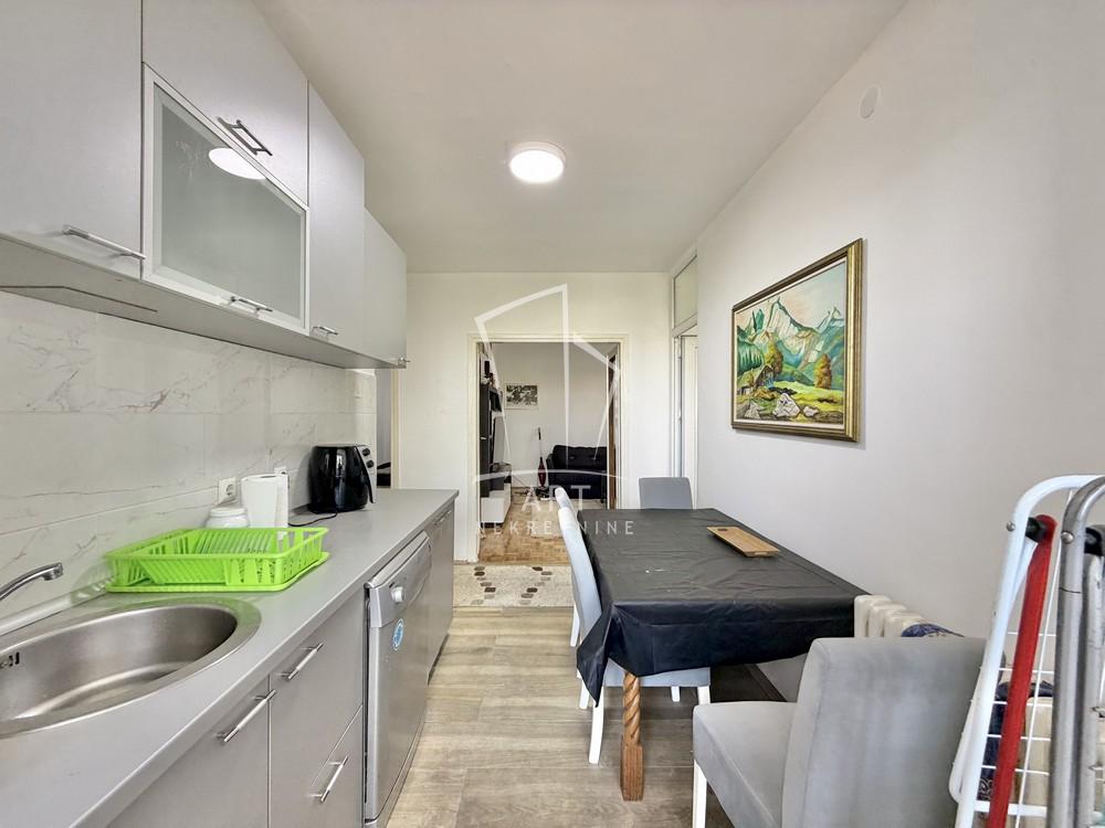 Stan na prodaju u Beogradu, Labudovo brdo, dvoiposoban, 40m2, cena 125000 evra