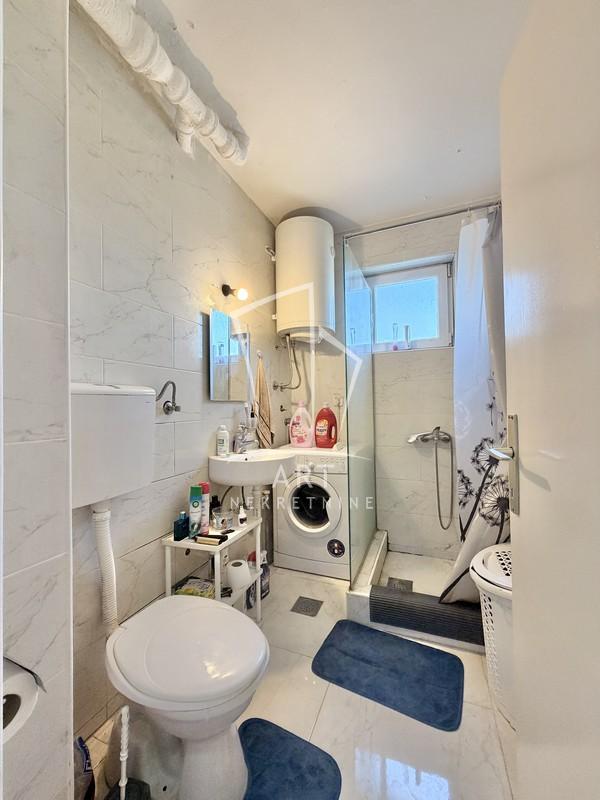 Stan na prodaju u Beogradu, Labudovo brdo, dvoiposoban, 40m2, cena 125000 evra