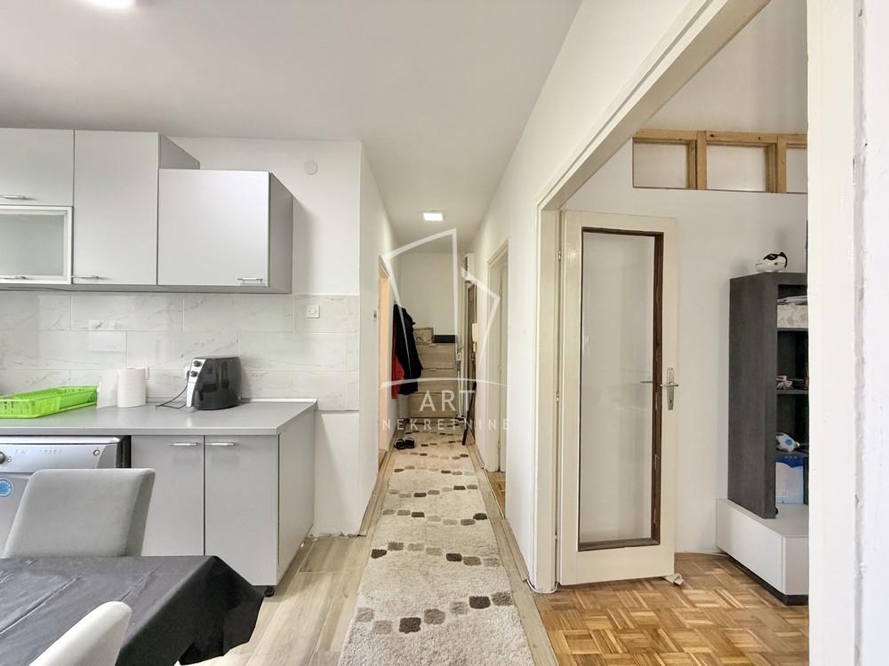 Stan na prodaju u Beogradu, Labudovo brdo, dvoiposoban, 40m2, cena 125000 evra