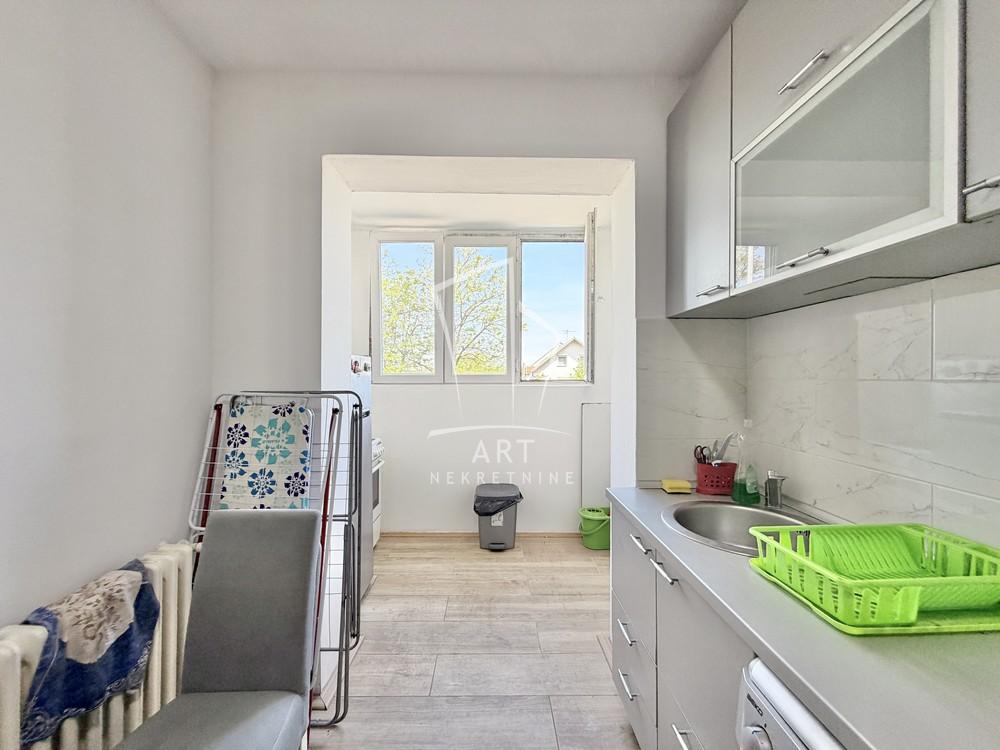 Stan na prodaju u Beogradu, Labudovo brdo, dvoiposoban, 40m2, cena 125000 evra