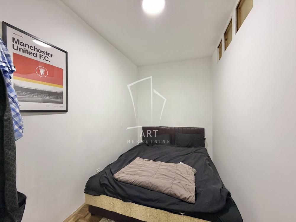 Stan na prodaju u Beogradu, Labudovo brdo, dvoiposoban, 40m2, cena 125000 evra