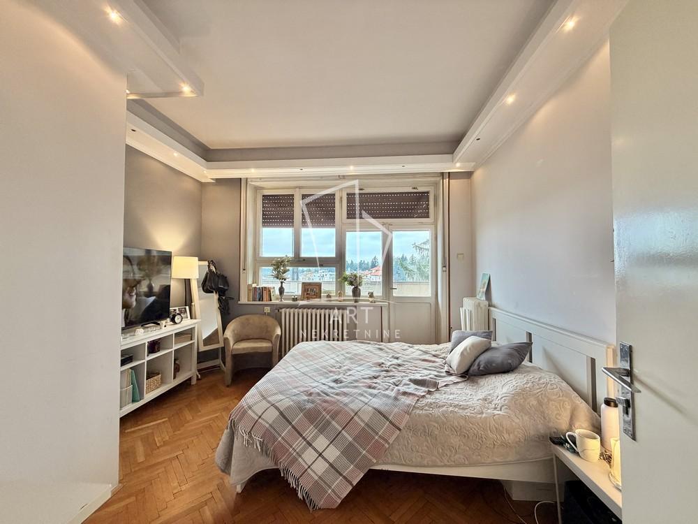 Stan na prodaju u Beogradu, Dedinje, 214m2, cena 970000 evra