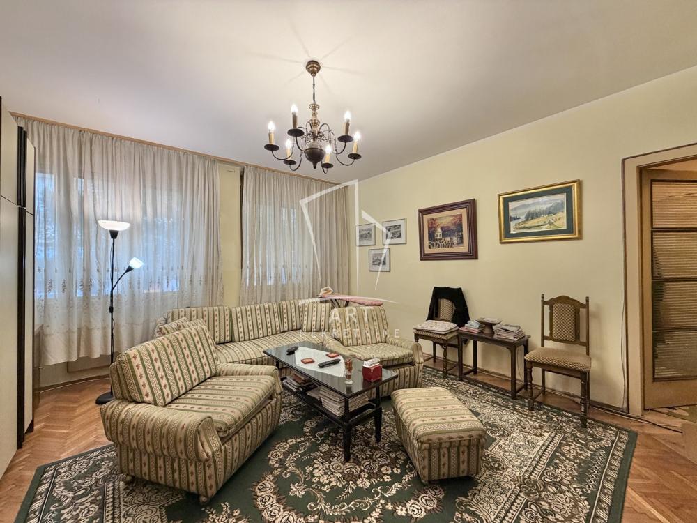 Stan na prodaju u Beogradu, Vračar, trosoban, 84m2, cena 394800 evra
