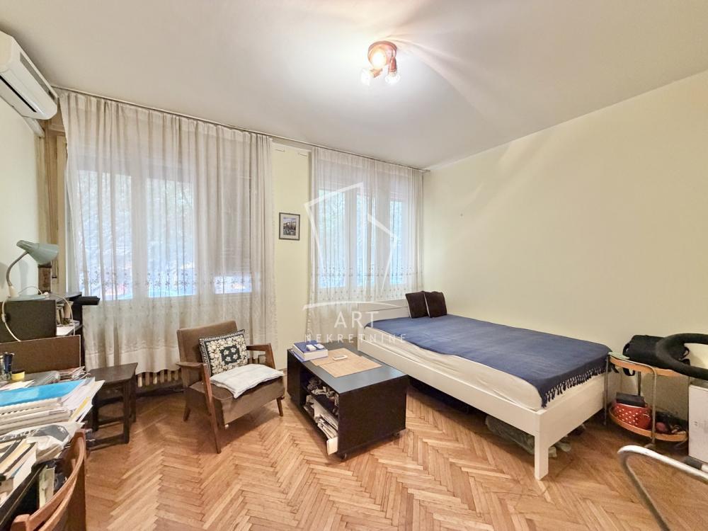 Stan na prodaju u Beogradu, Vračar, trosoban, 84m2, cena 394800 evra