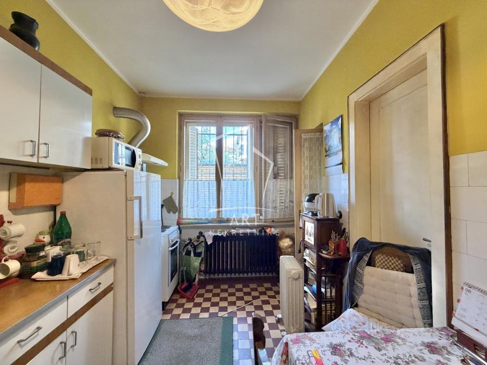 Stan na prodaju u Beogradu, Vračar, trosoban, 84m2, cena 394800 evra