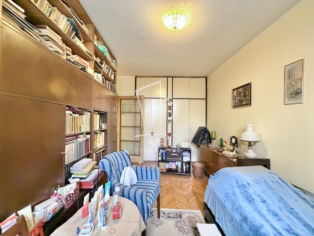 Stan na prodaju u Beogradu, Vračar, trosoban, 84m2, cena 394800 evra