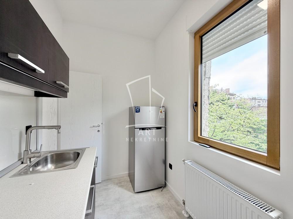 Stan na prodaju u Beogradu, Vračar, cetvorosoban, 103m2, cena 570000 evra