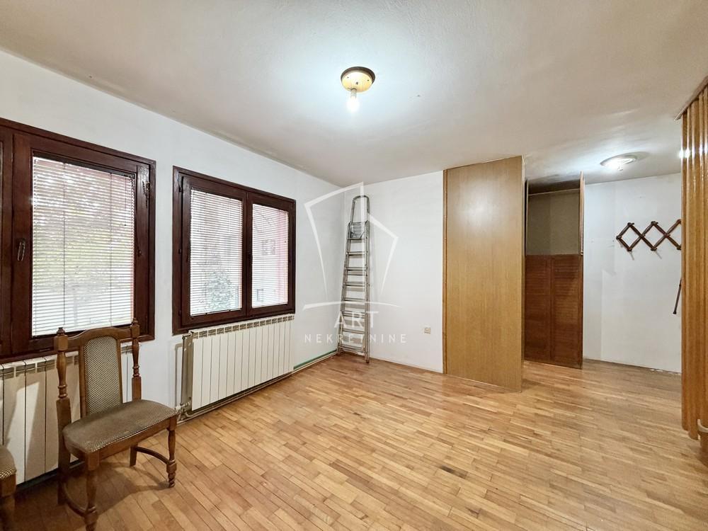 Stan na prodaju u Beogradu, Banovo brdo, dvoiposoban, 55m2, cena 130000 evra