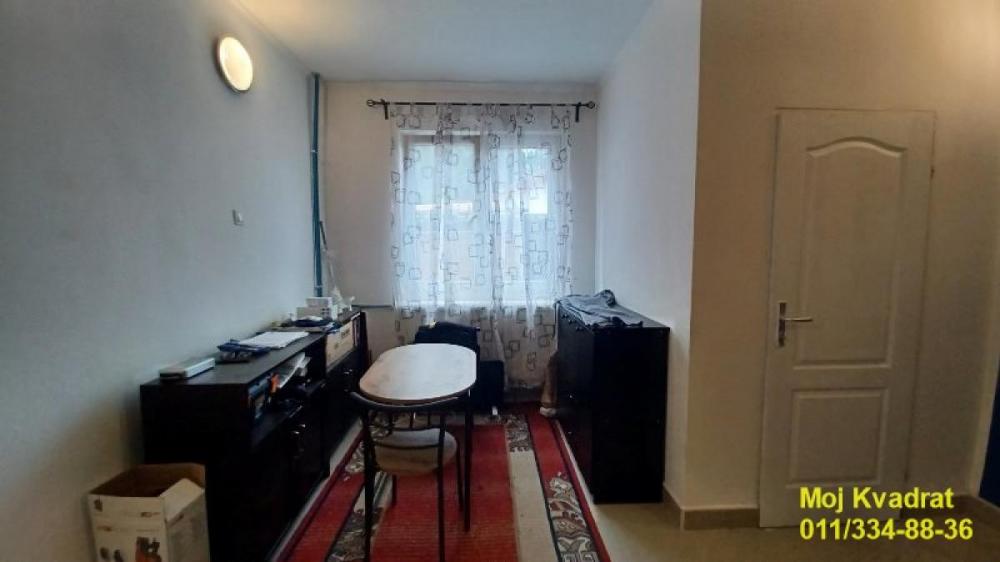 Stan na prodaju u Beogradu, Kalvarija, trosoban, 66m2, cena 170000 evra