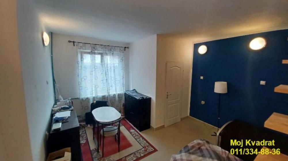 Stan na prodaju u Beogradu, Kalvarija, trosoban, 66m2, cena 170000 evra