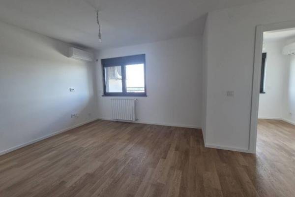 Stan na prodaju u Beogradu, Palilula, troiposoban, 71m2, cena 295000 evra