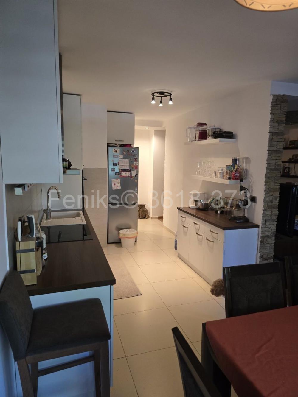 Stan na prodaju u Beogradu, Bežanijska kosa, trosoban, 88m2, cena 352000 evra