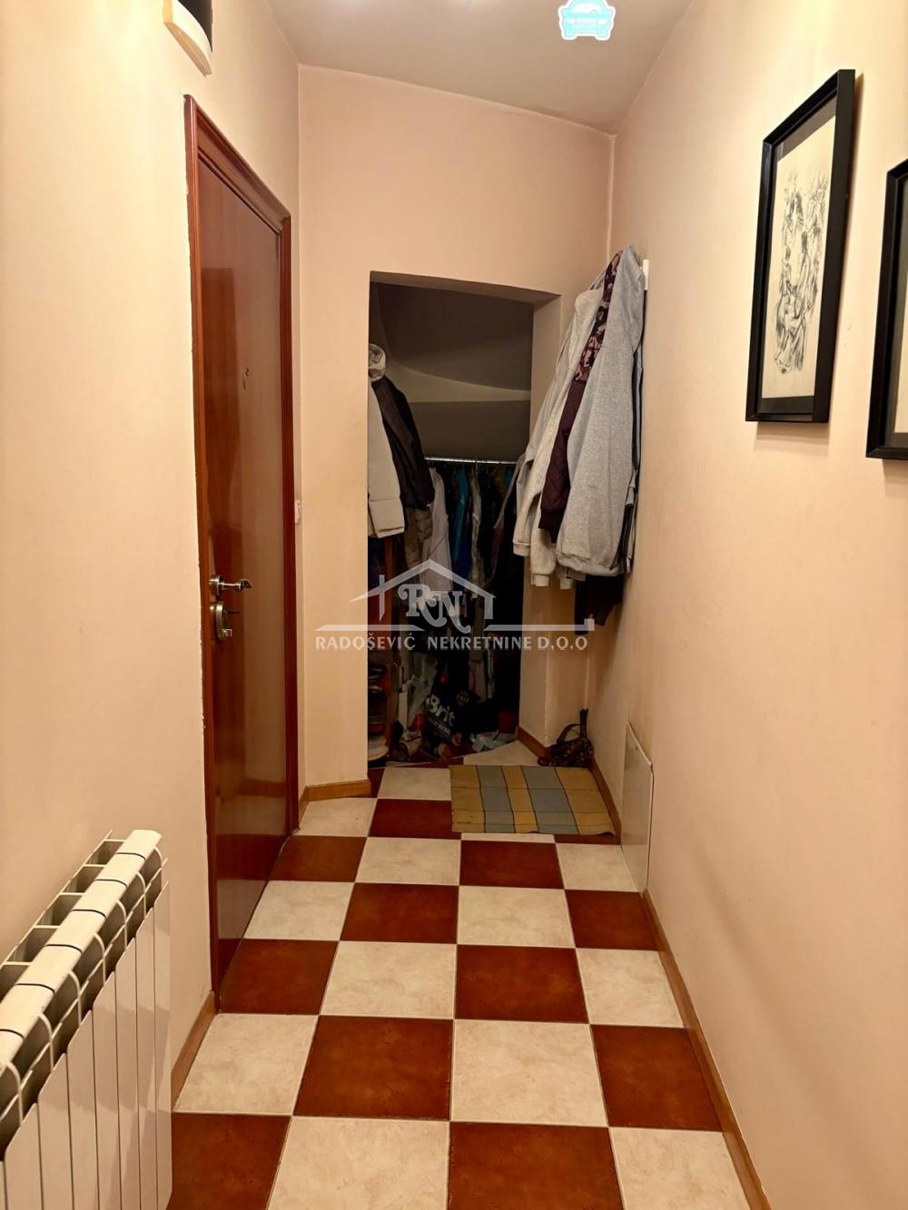 Stan na prodaju u Beogradu, Petlovo brdo, cetvorosoban, 89m2, cena 170000 evra