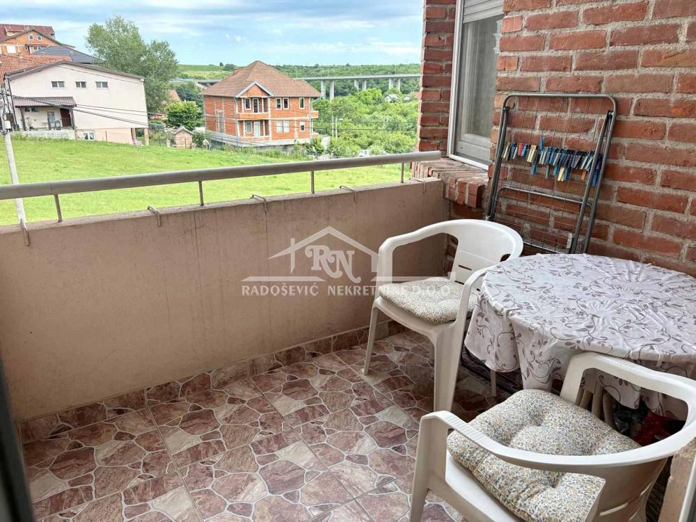 Stan na prodaju u Beogradu, Petlovo brdo, cetvorosoban, 89m2, cena 170000 evra