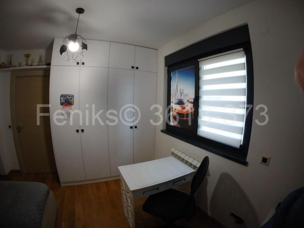 Stan na prodaju u Beogradu, Činovnička kolonija, 103m2, cena 520000 evra