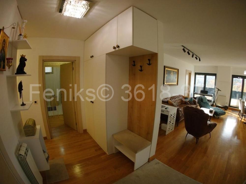 Stan na prodaju u Beogradu, Činovnička kolonija, 103m2, cena 520000 evra