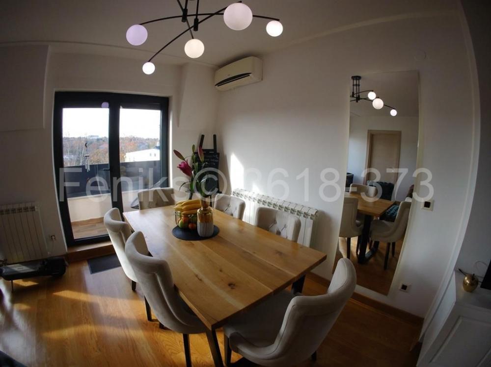 Stan na prodaju u Beogradu, Činovnička kolonija, 103m2, cena 520000 evra