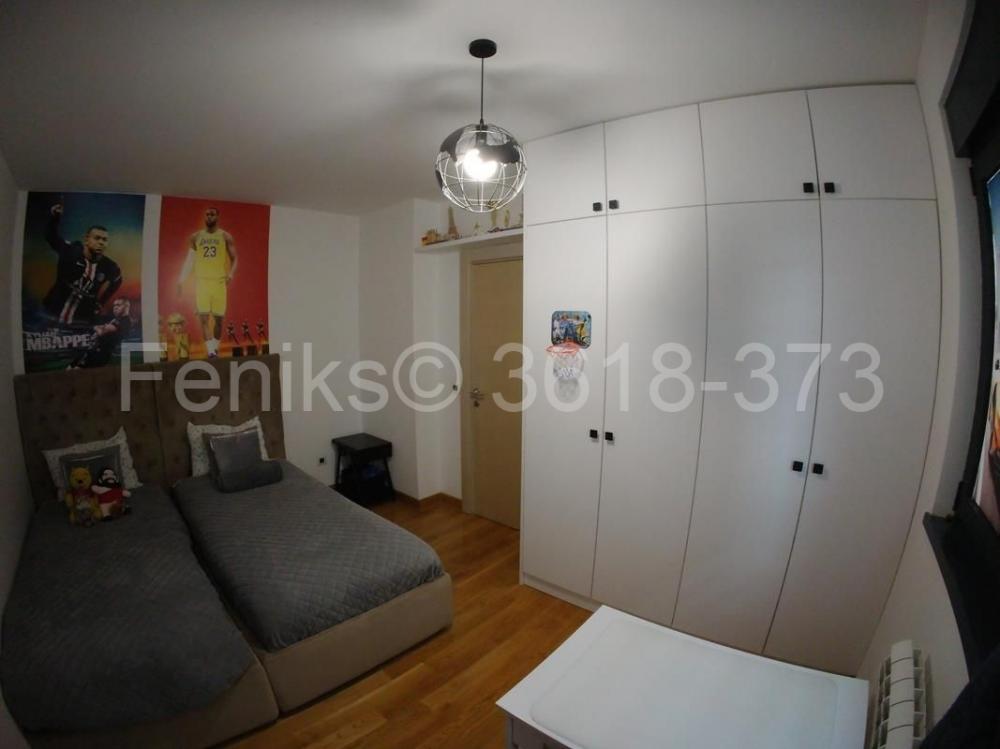 Stan na prodaju u Beogradu, Činovnička kolonija, 103m2, cena 520000 evra