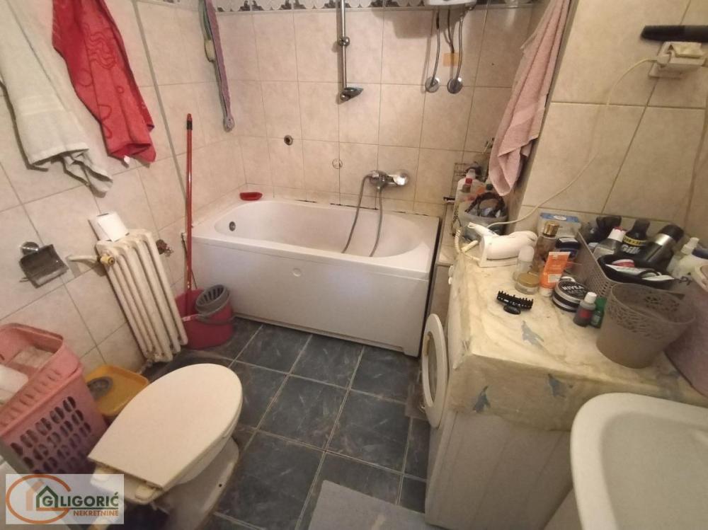 Stan na prodaju u Beogradu, Labudovo brdo, 100m2, cena 134000 evra