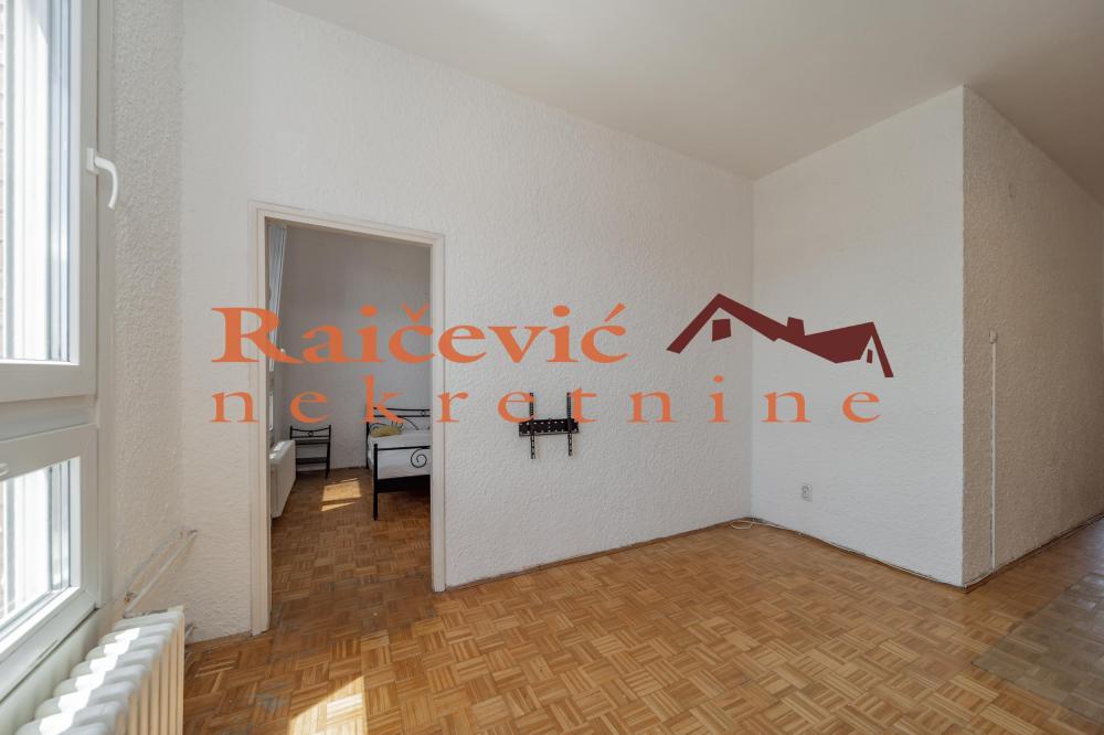 Stan na prodaju u Beogradu, Cvetkova pijaca, dvoiposoban, 50m2, cena 185000 evra