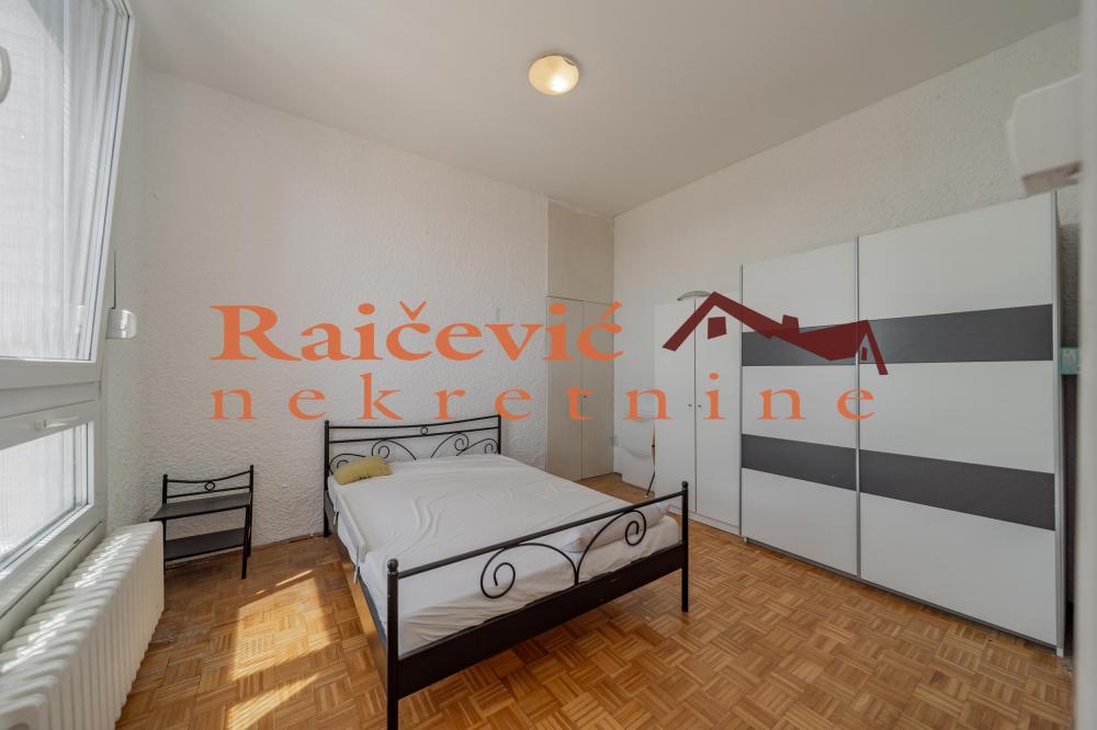 Stan na prodaju u Beogradu, Cvetkova pijaca, dvoiposoban, 50m2, cena 185000 evra