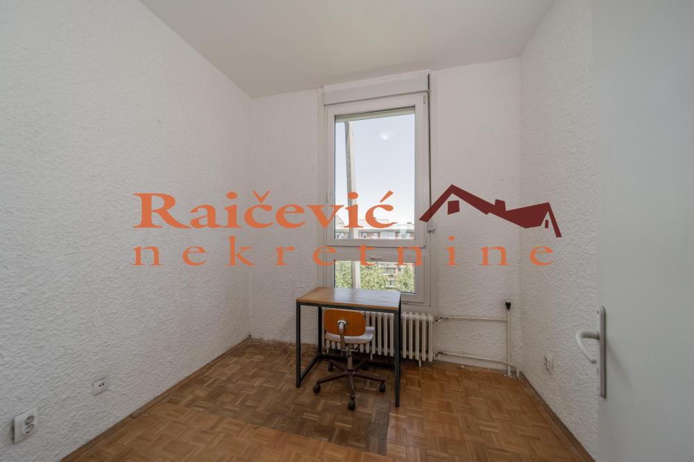 Stan na prodaju u Beogradu, Cvetkova pijaca, dvoiposoban, 50m2, cena 185000 evra