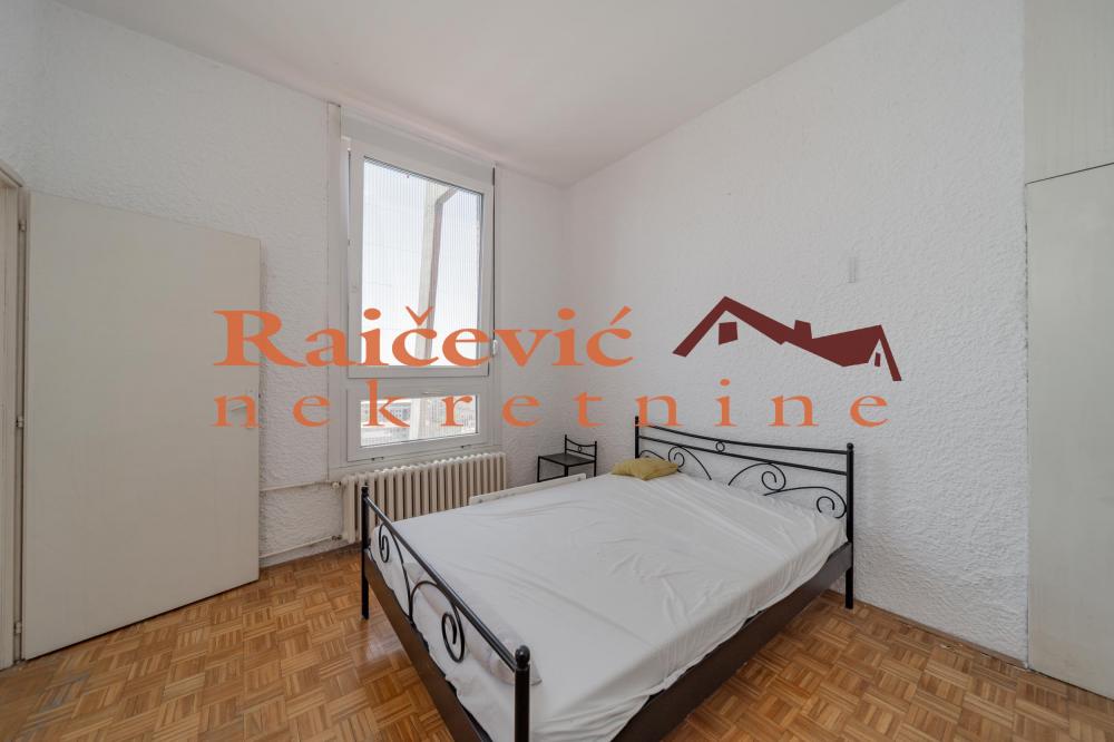 Stan na prodaju u Beogradu, Cvetkova pijaca, dvoiposoban, 50m2, cena 185000 evra