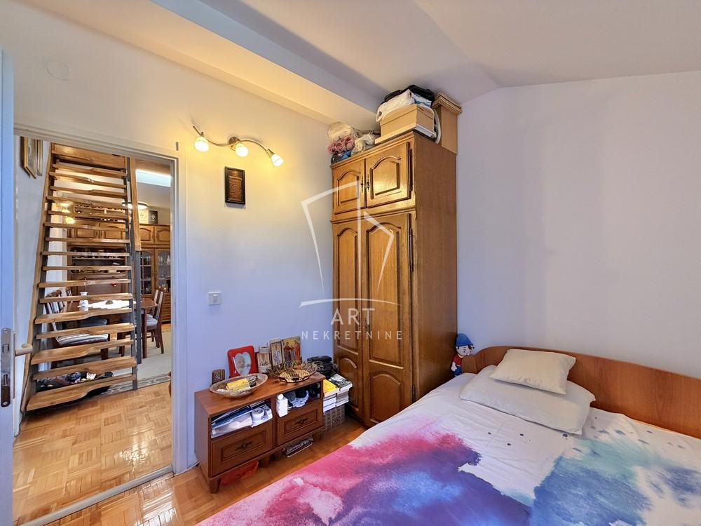 Stan na prodaju u Beogradu, Kanarevo brdo, dvoiposoban, 58m2, cena 180000 evra