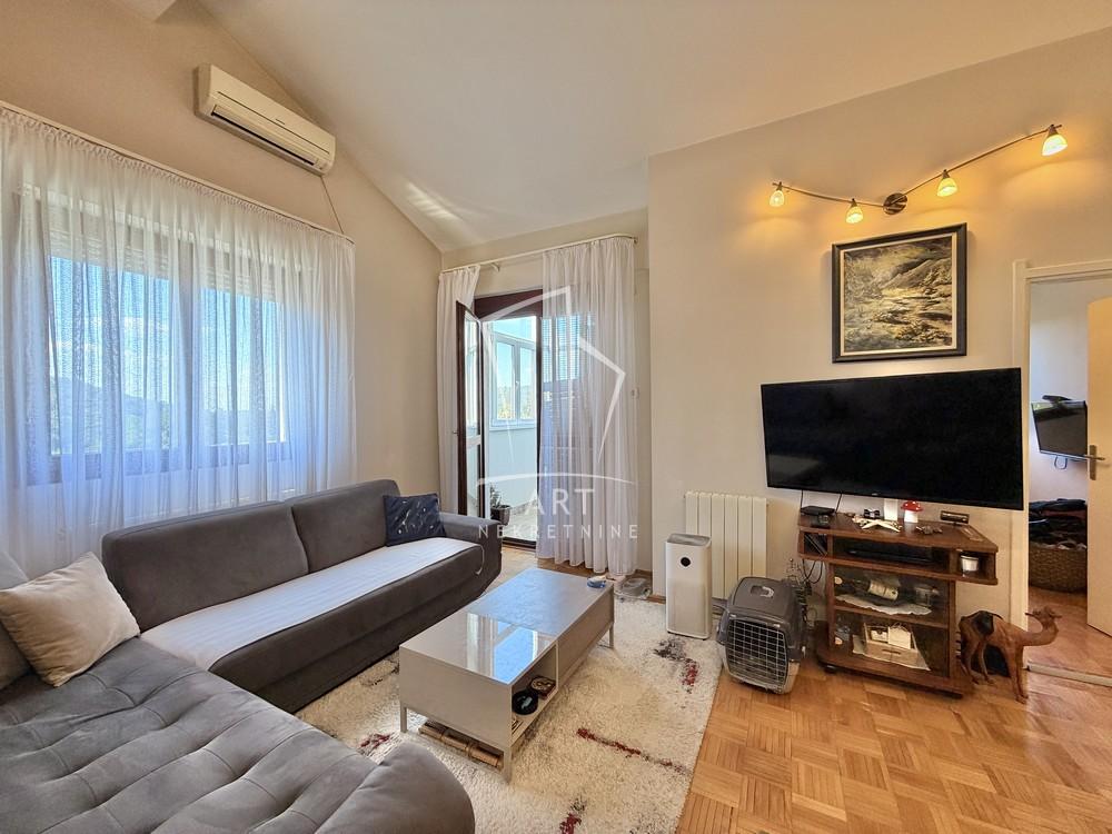 Stan na prodaju u Beogradu, Kanarevo brdo, dvoiposoban, 58m2, cena 180000 evra