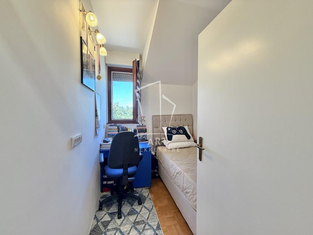Stan na prodaju u Beogradu, Kanarevo brdo, dvoiposoban, 58m2, cena 180000 evra