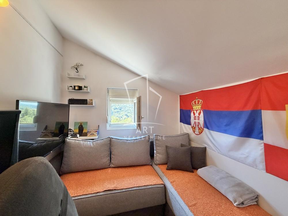 Stan na prodaju u Beogradu, Kanarevo brdo, dvoiposoban, 58m2, cena 180000 evra