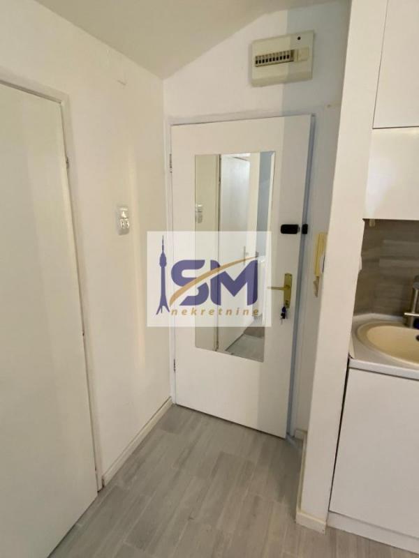 Stan na prodaju u Beogradu, Cerak, jednosoban, 29m2, cena 93000 evra