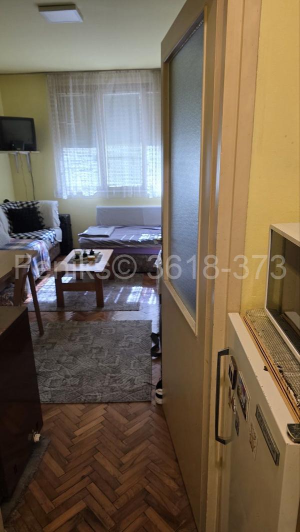 Stan na prodaju u Beogradu, Karaburma, 20m2, cena 68000 evra