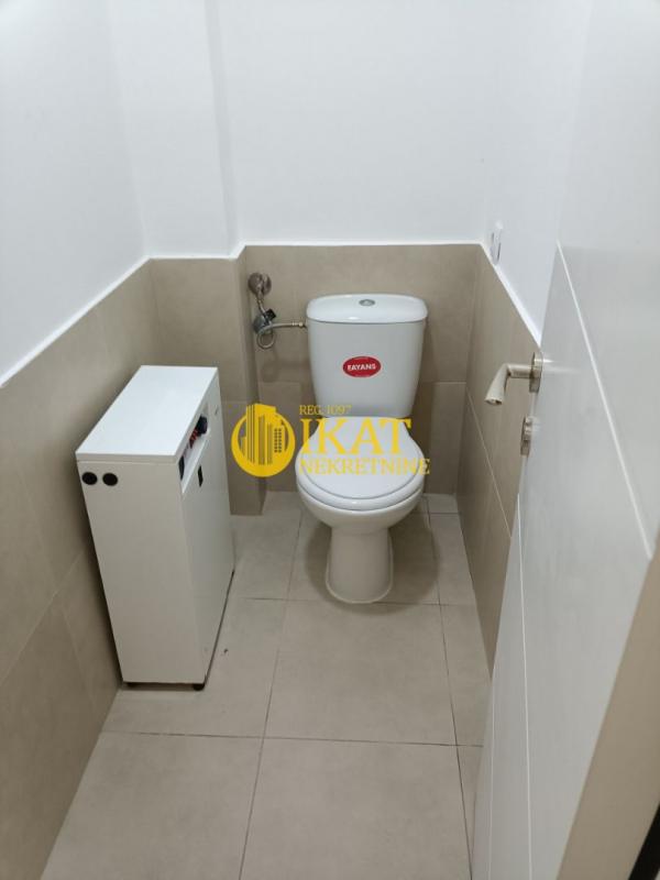 Stan na prodaju u Beogradu, Dušanovac, dvoiposoban, 104m2, cena 210000 evra