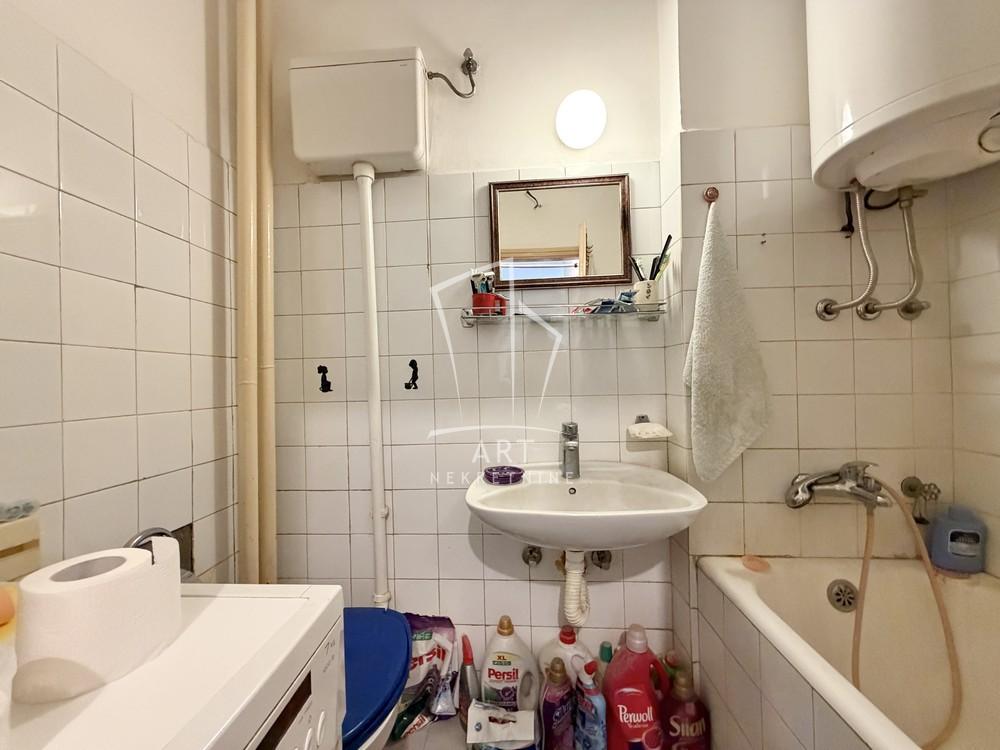 Stan na prodaju u Beogradu, Zvezdara, dvosoban, 58m2, cena 225000 evra