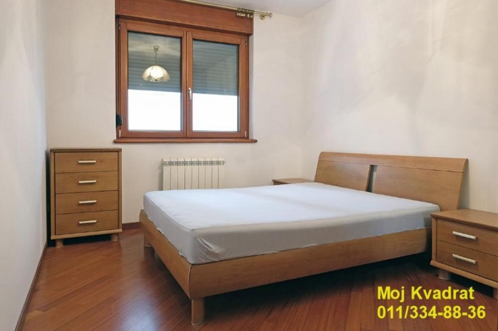 Stan na prodaju u Beogradu, Vukov spomenik, dvoiposoban, 74m2, cena 230000 evra