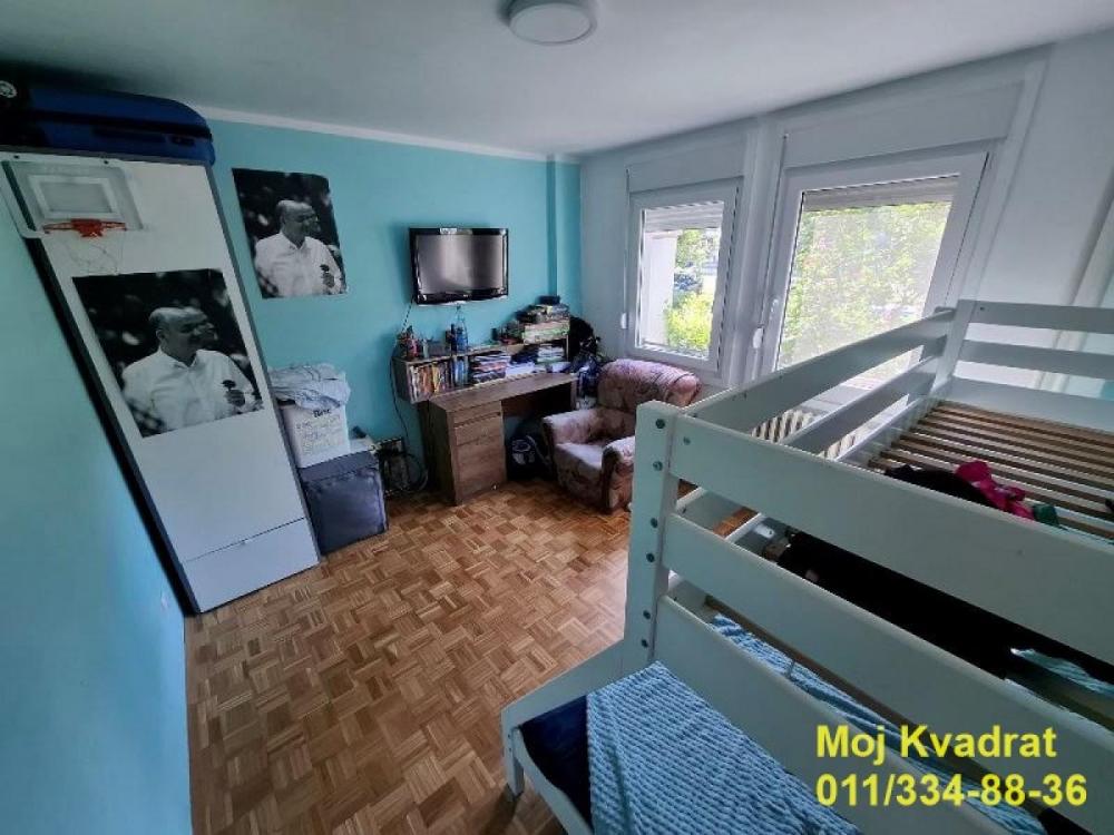 Stan na prodaju u Beogradu, Novi Beograd blok 34 (Studentski grad), troiposoban, 73m2, cena 255000 evra