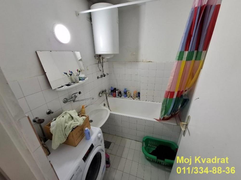 Stan na prodaju u Beogradu, Novi Beograd blok 34 (Studentski grad), troiposoban, 73m2, cena 255000 evra
