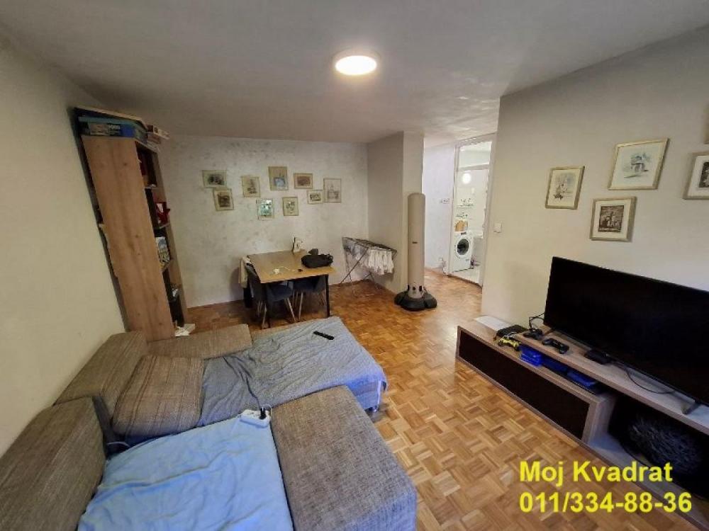 Stan na prodaju u Beogradu, Novi Beograd blok 34 (Studentski grad), troiposoban, 73m2, cena 255000 evra