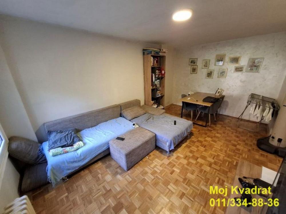 Stan na prodaju u Beogradu, Novi Beograd blok 34 (Studentski grad), troiposoban, 73m2, cena 255000 evra